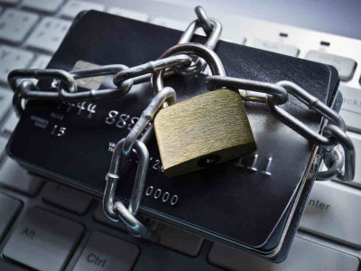 Блокировки по 161-ФЗ: как не попасть в чёрный список и не остаться без карты